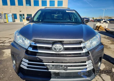 2017 Toyota Highlander Le z USA, uszkodzony, nr VIN 5TDBZRFH6HS420144